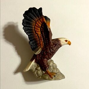 Vintage Majestic American Eagle Bird Figurine - Brown and Black. NWOT